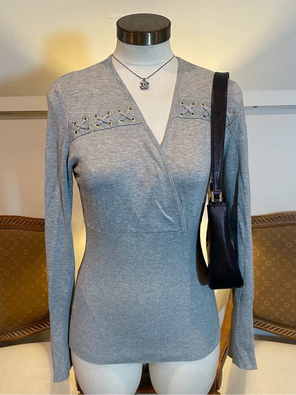 Vintage Cache Gray Long-Sleeve V-Neck Knit Sweater Top with Eyelet Detail Rayon